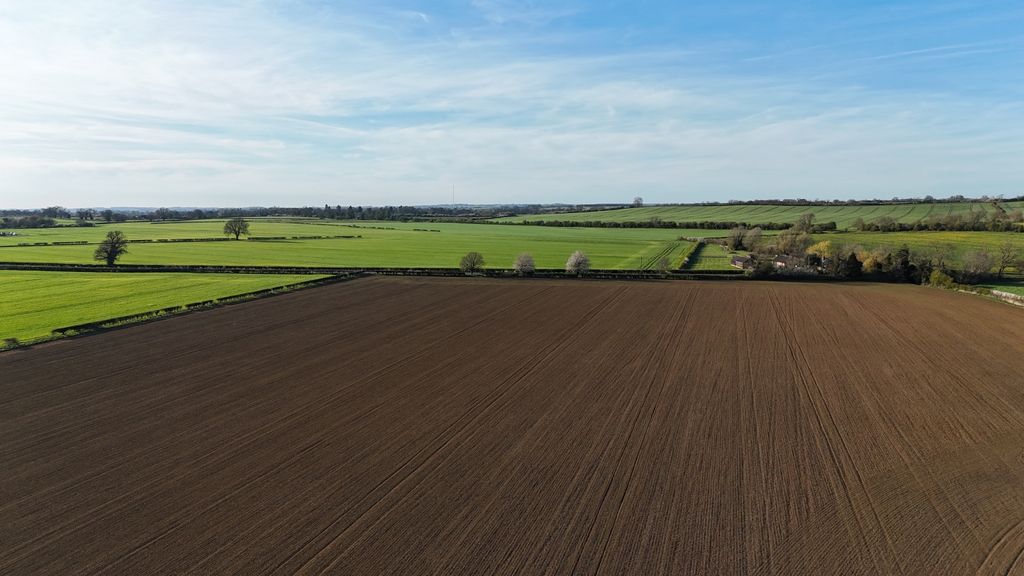 Property photo 3 of 12 Land