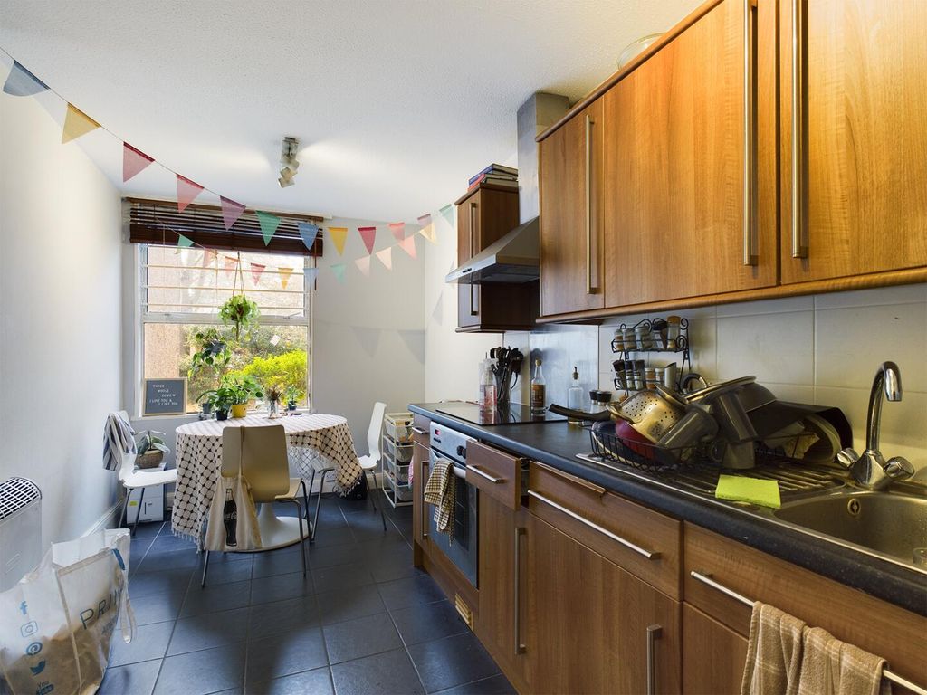 Property photo 2 of 13 Kitchen