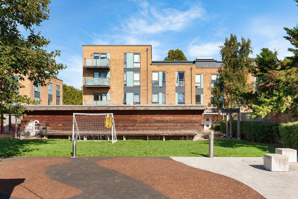 Property photo 3 of 17