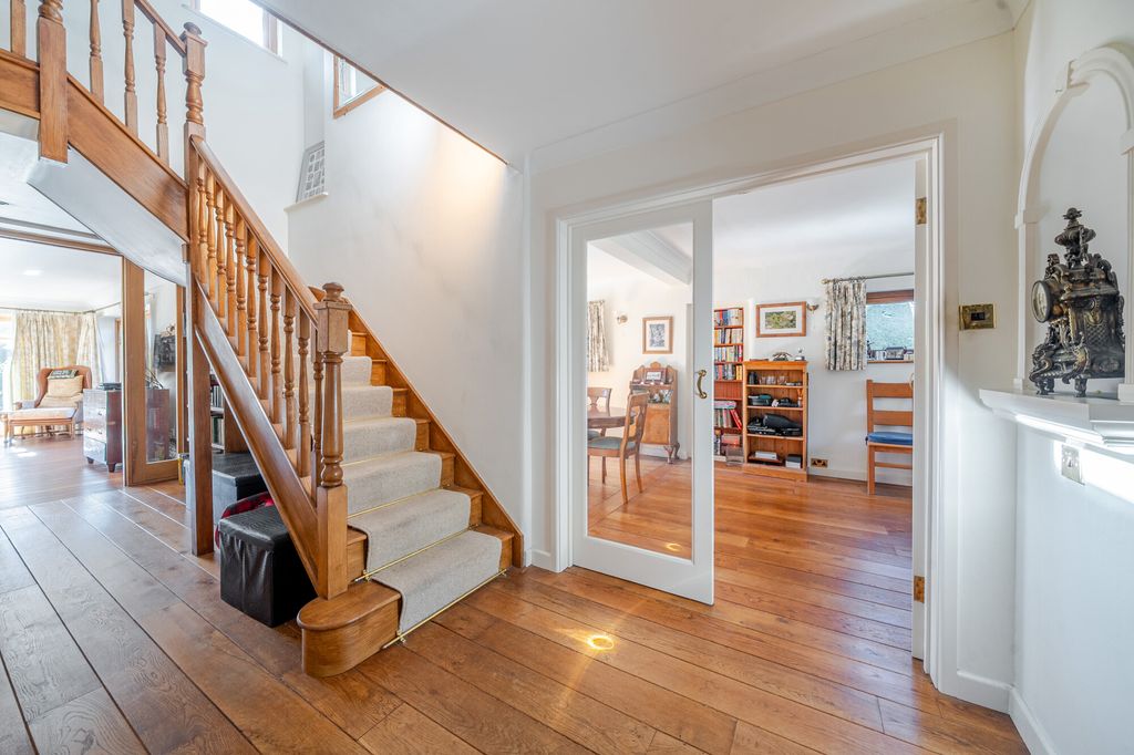 Property photo 2 of 29