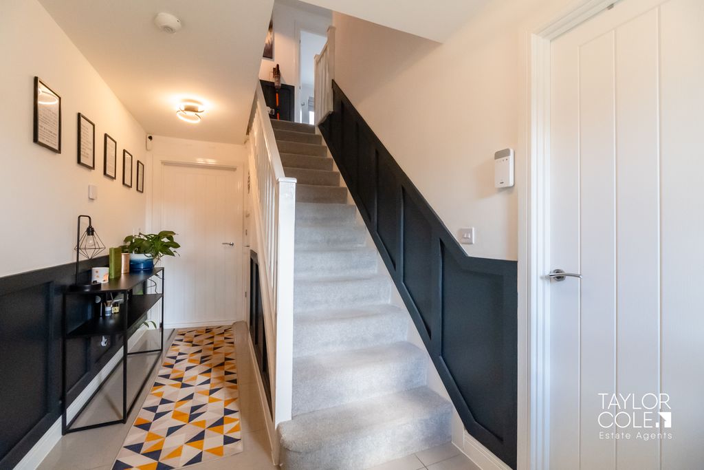 Property photo 2 of 30