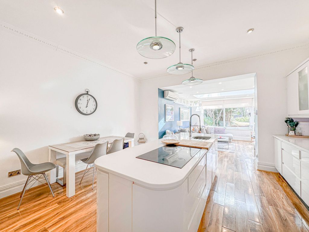 Property photo 3 of 53 Photo 58