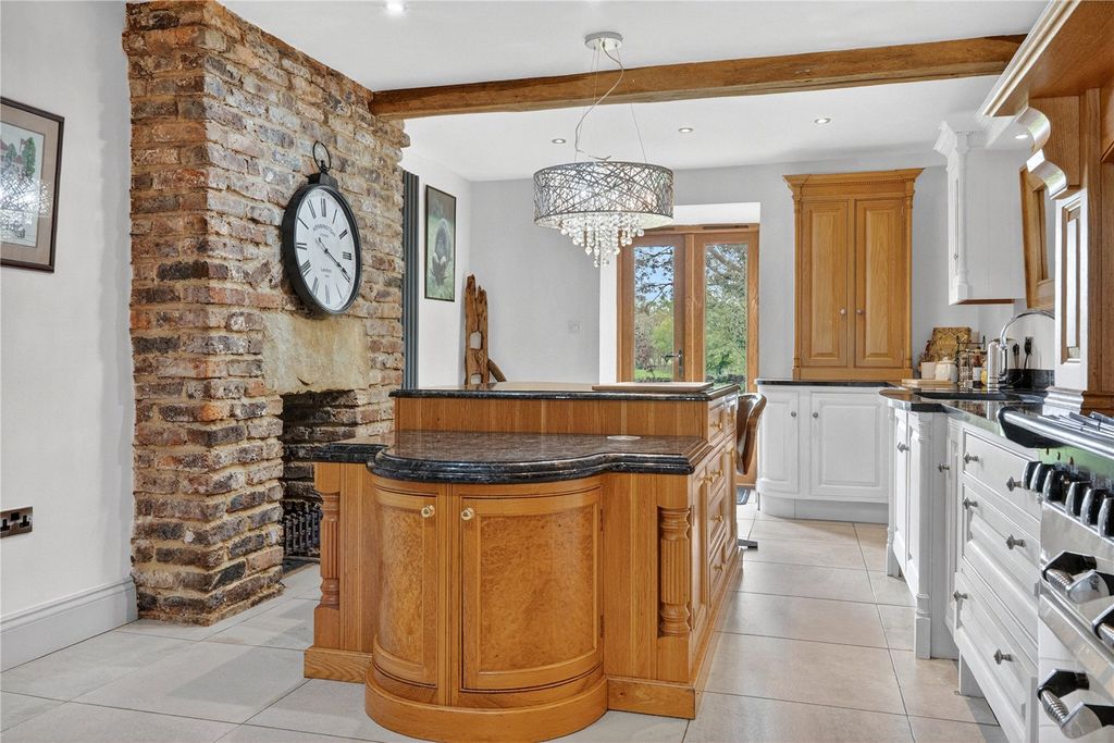 Property photo 2 of 20 Kitchen