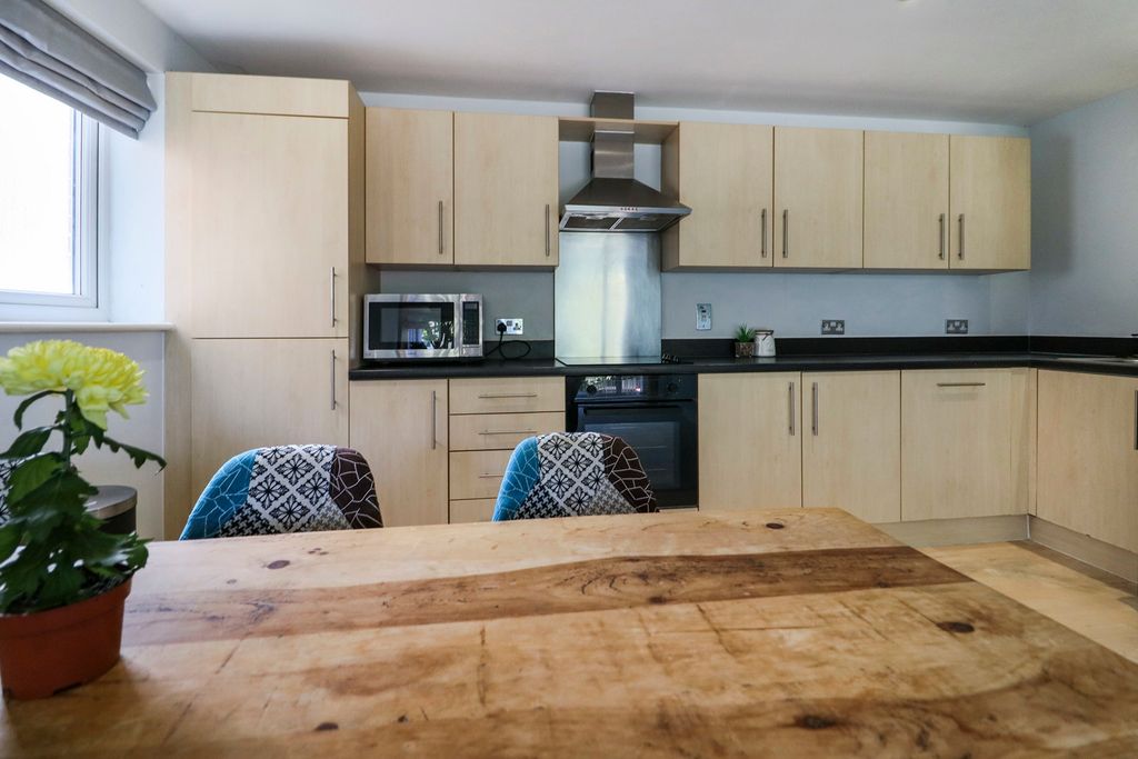 Property photo 3 of 10 Pbox-Img.Jpg