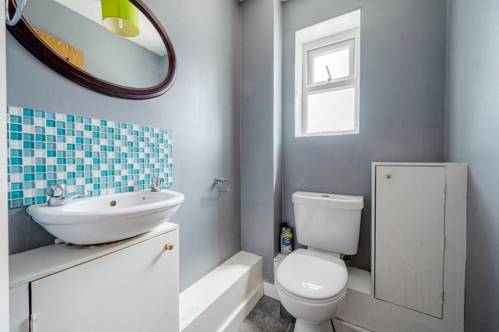 Property photo 3 of 20 Bathroom