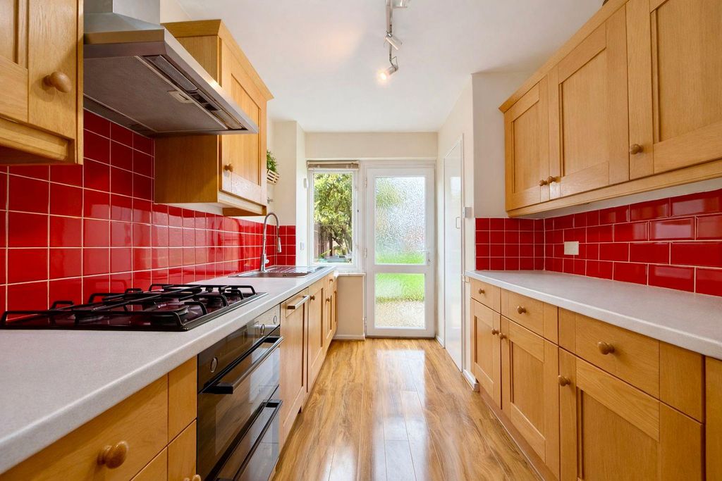 Property photo 3 of 15 Kitcehn