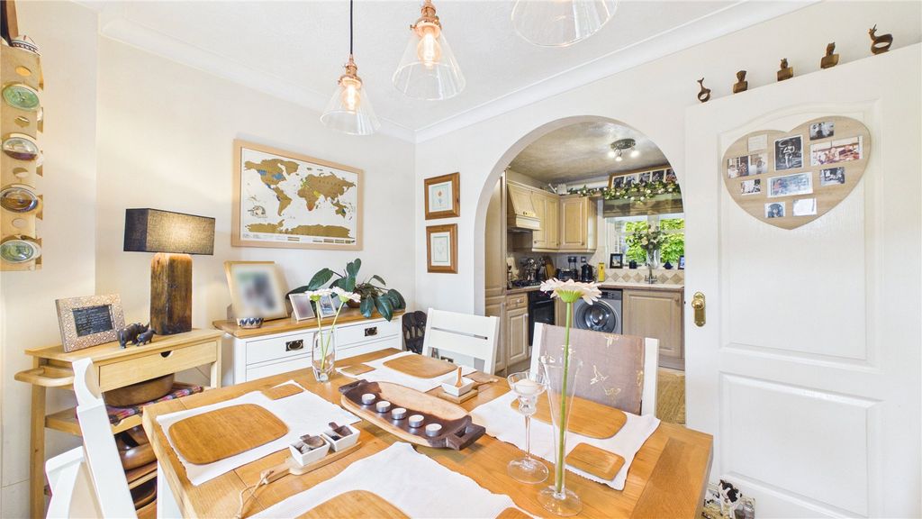 Additional image 7 of 4 bed link detached house for saleLightwater, Surrey GU18