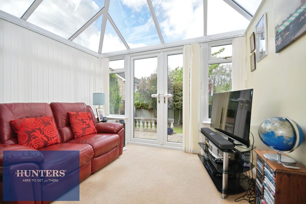 Property photo 3 of 16 Conservatory.Jpg