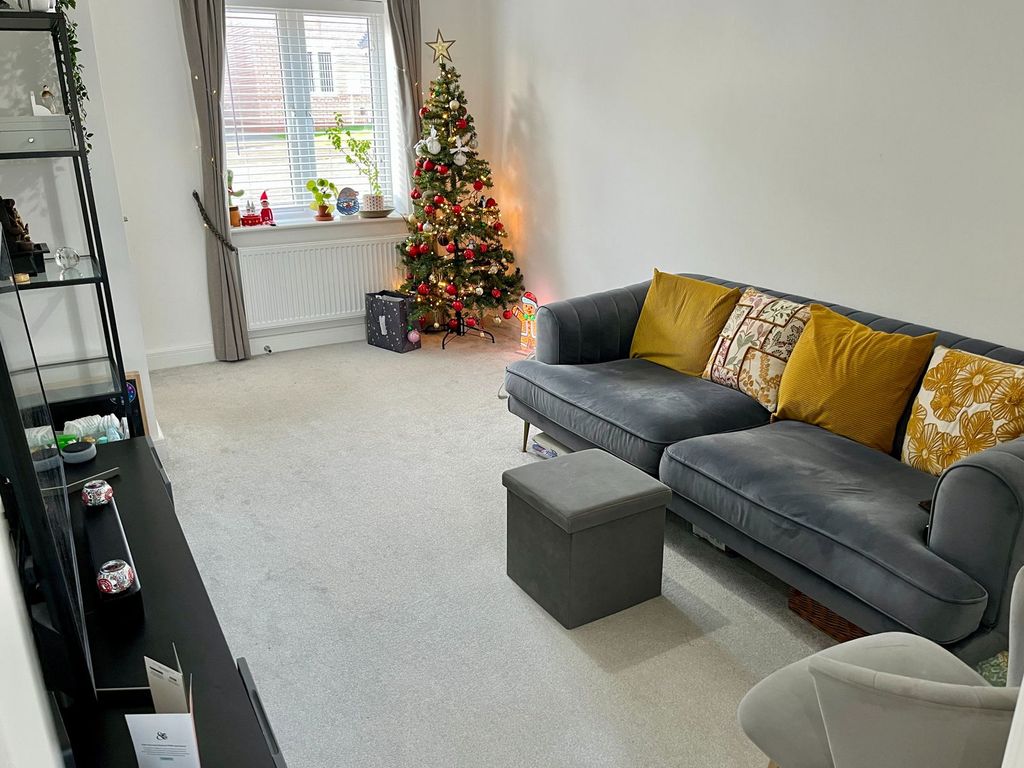 Property photo 3 of 11