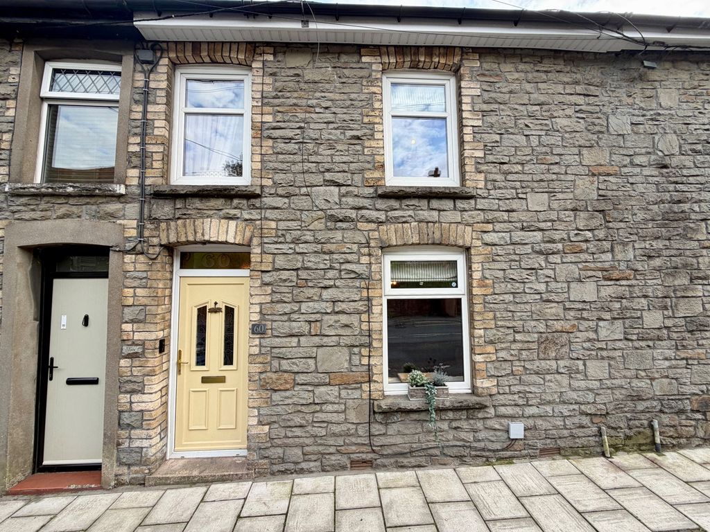 Property photo 1 of 28