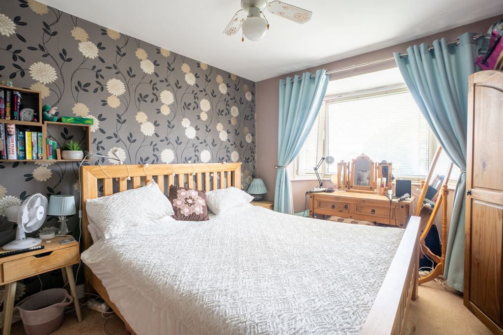 Property photo 3 of 26 Hudsoncourt20