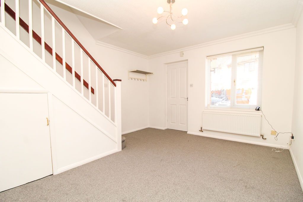 Property photo 3 of 7 Living Room