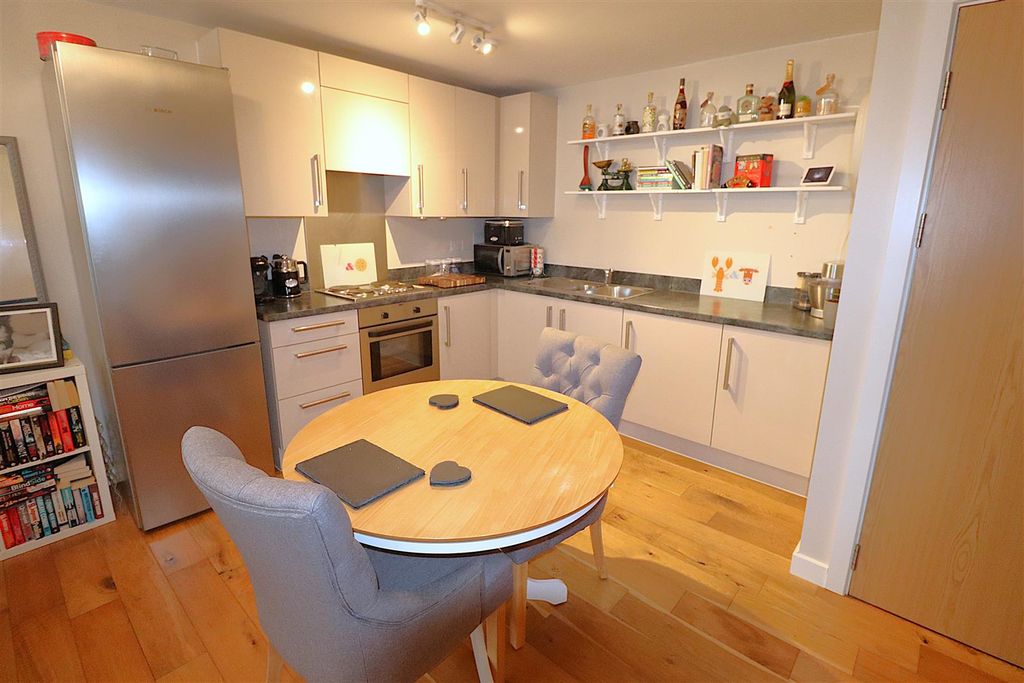 Property photo 3 of 10 Lounge/Diner