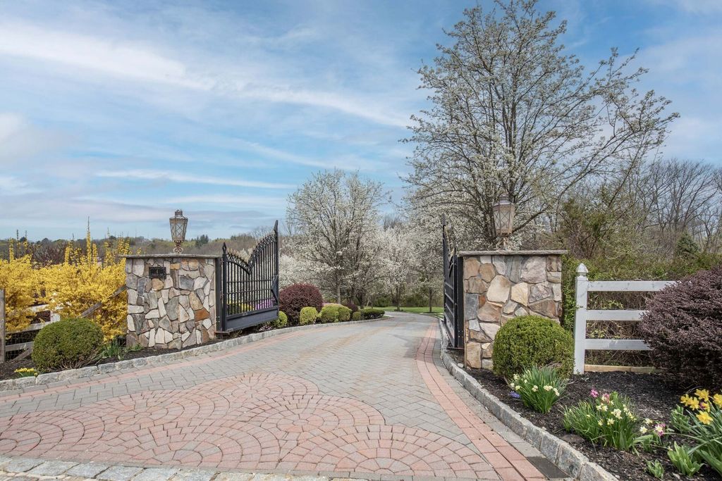 Property photo 3 of 8 <Alttext/>