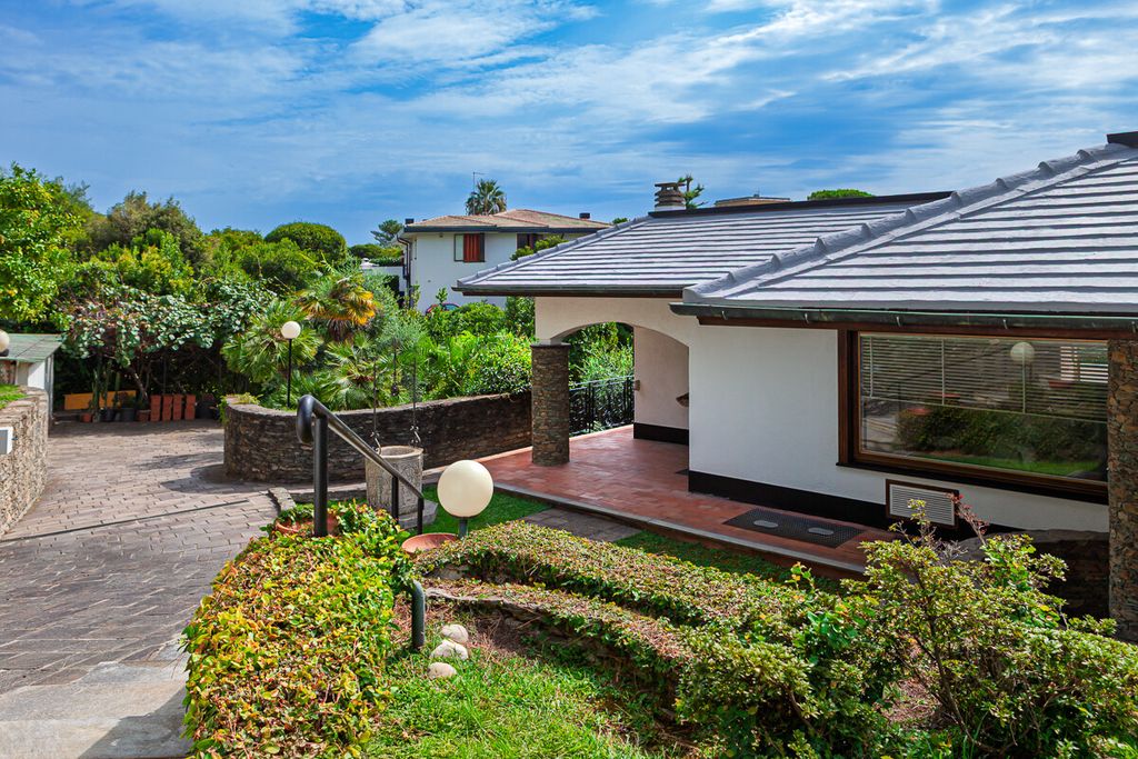 Property photo 2 of 26