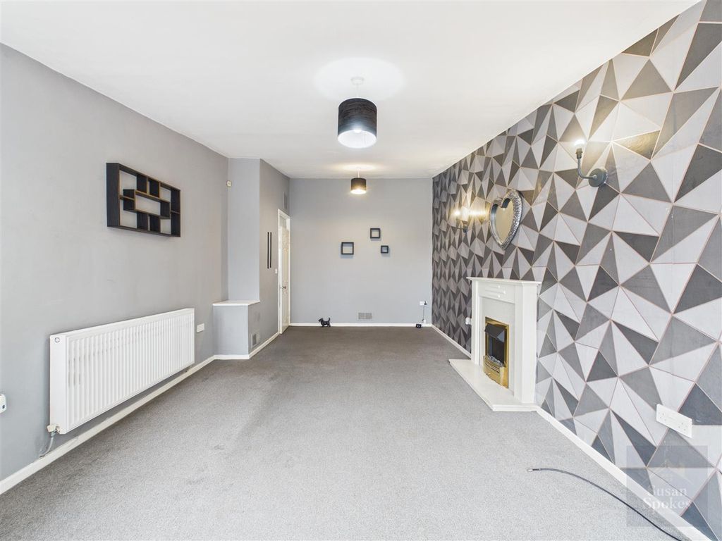 Property photo 3 of 18 Cam01858G0-Pr0278-Still003.Jpg