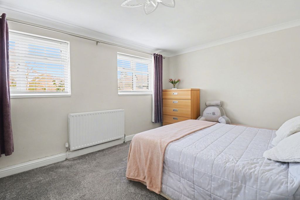 Additional image 20 of 4 bed detached bungalow for saleBotley Road, West End SO30