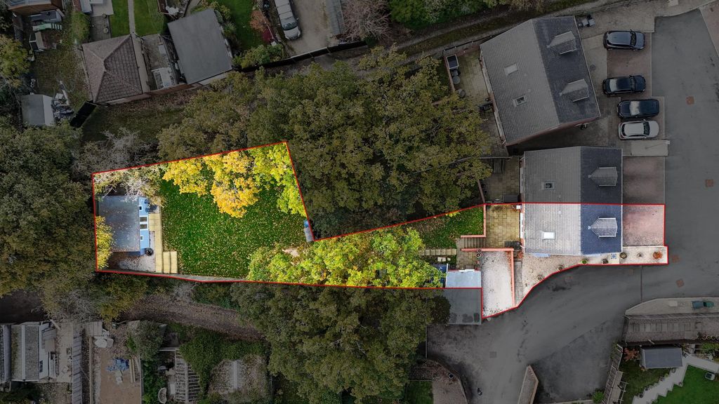 Property photo 2 of 20