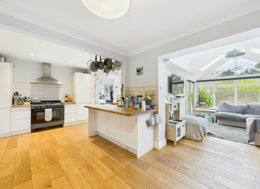 Property photo 3 of 28