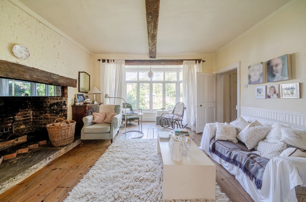 Property photo 2 of 18 1452958-32-69F28A...