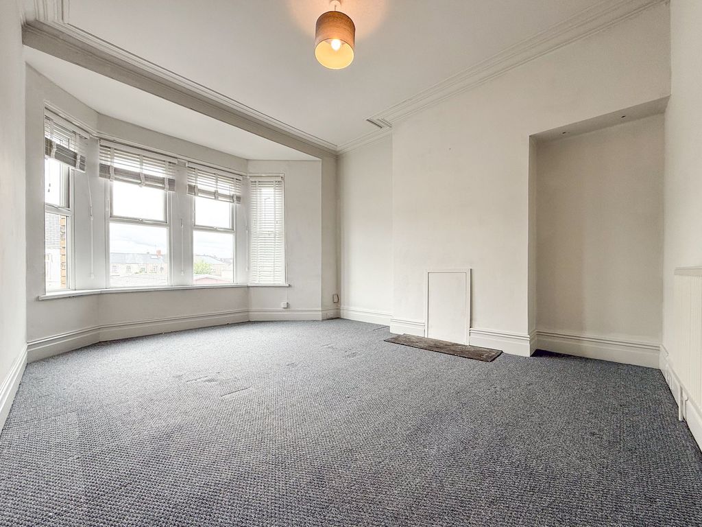 Property photo 3 of 35