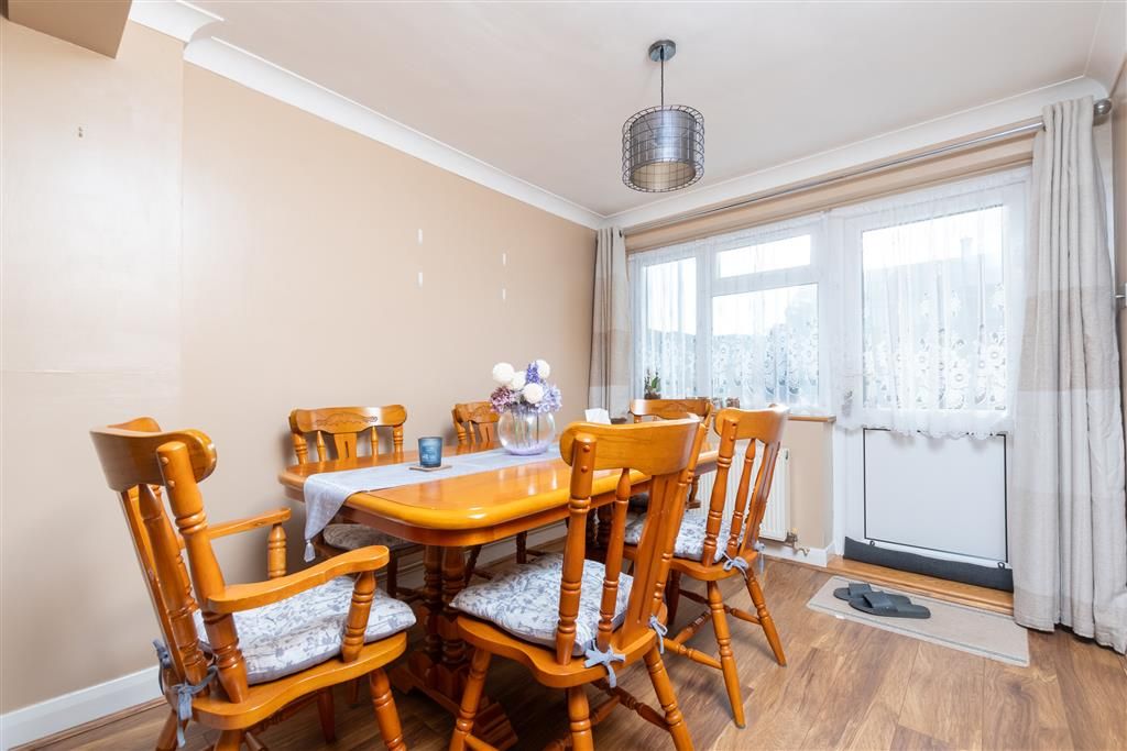 Property photo 3 of 7 Dining Area