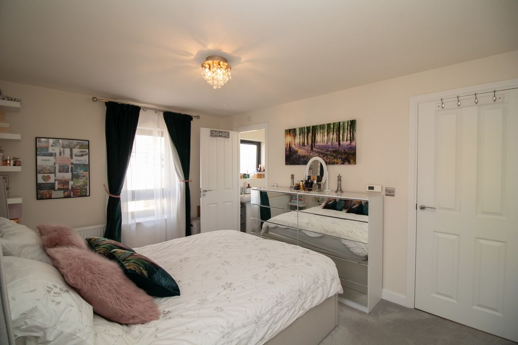 Additional image 13 of 4 bed detached house for saleBlackthorn Drive, Harlow CM17