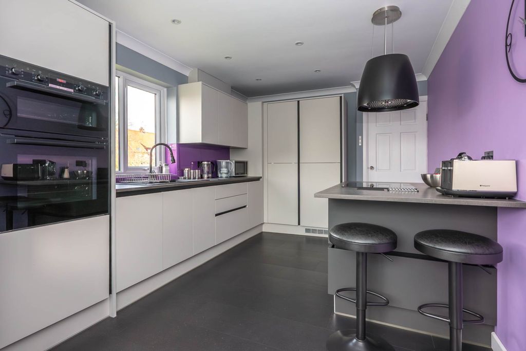 Property photo 2 of 22