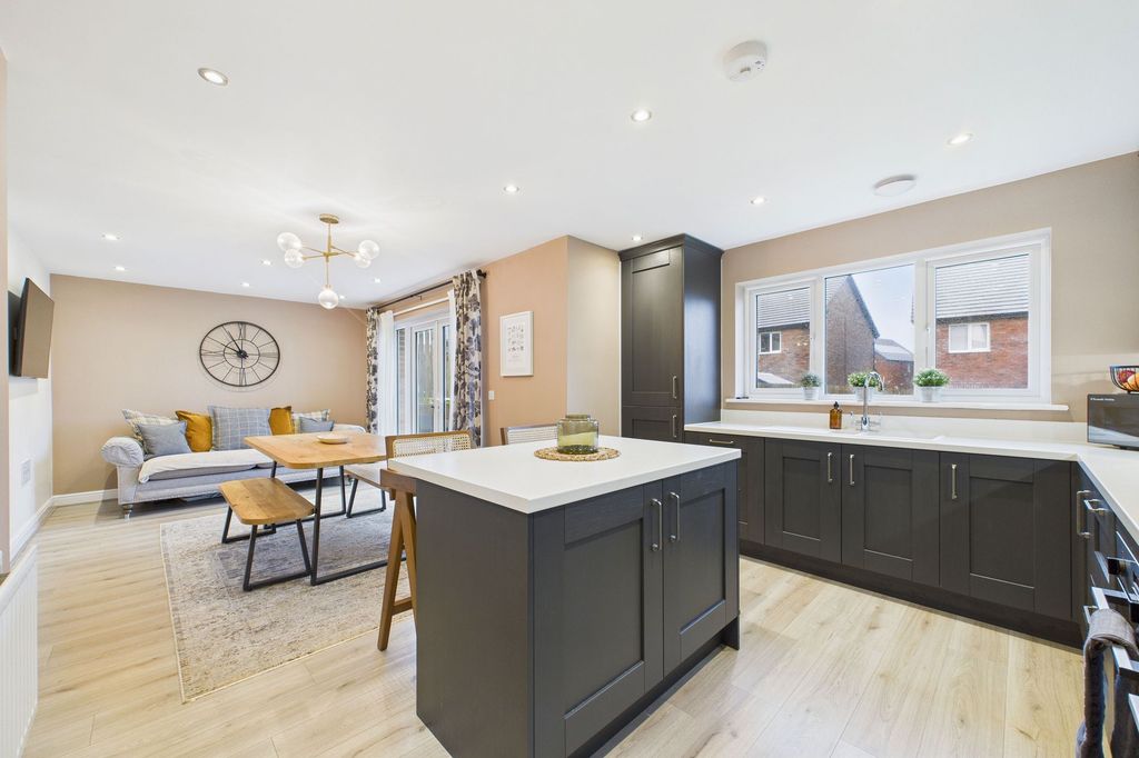 Property photo 1 of 25