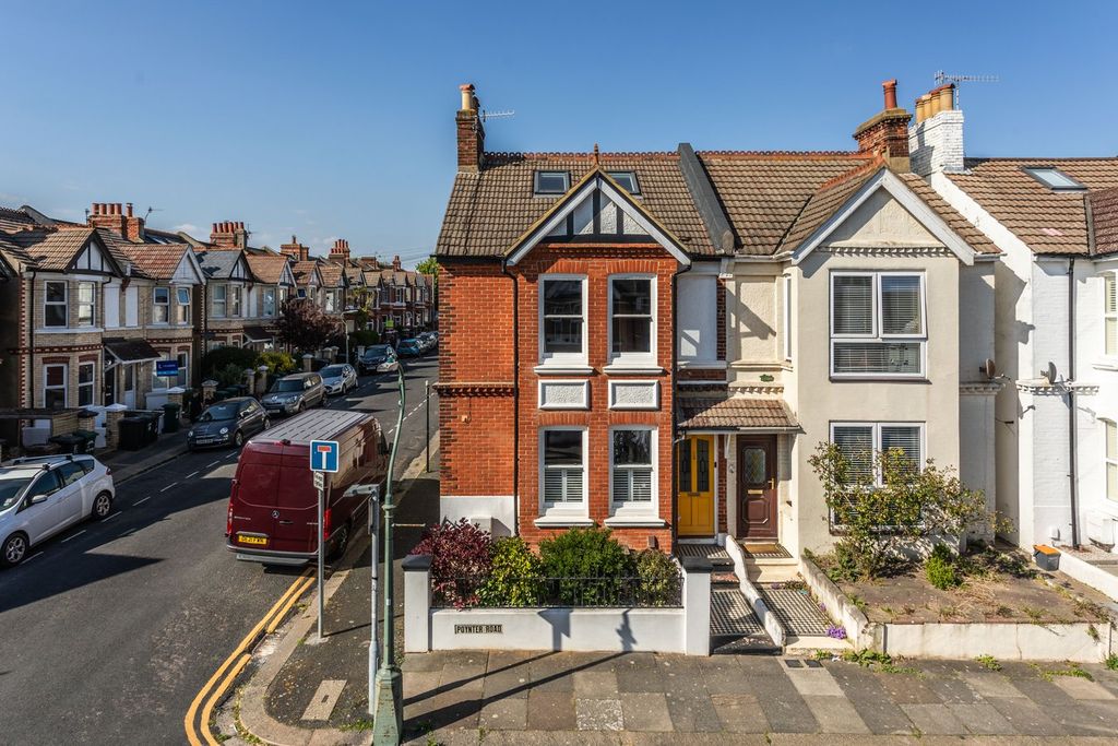Property photo 1 of 53