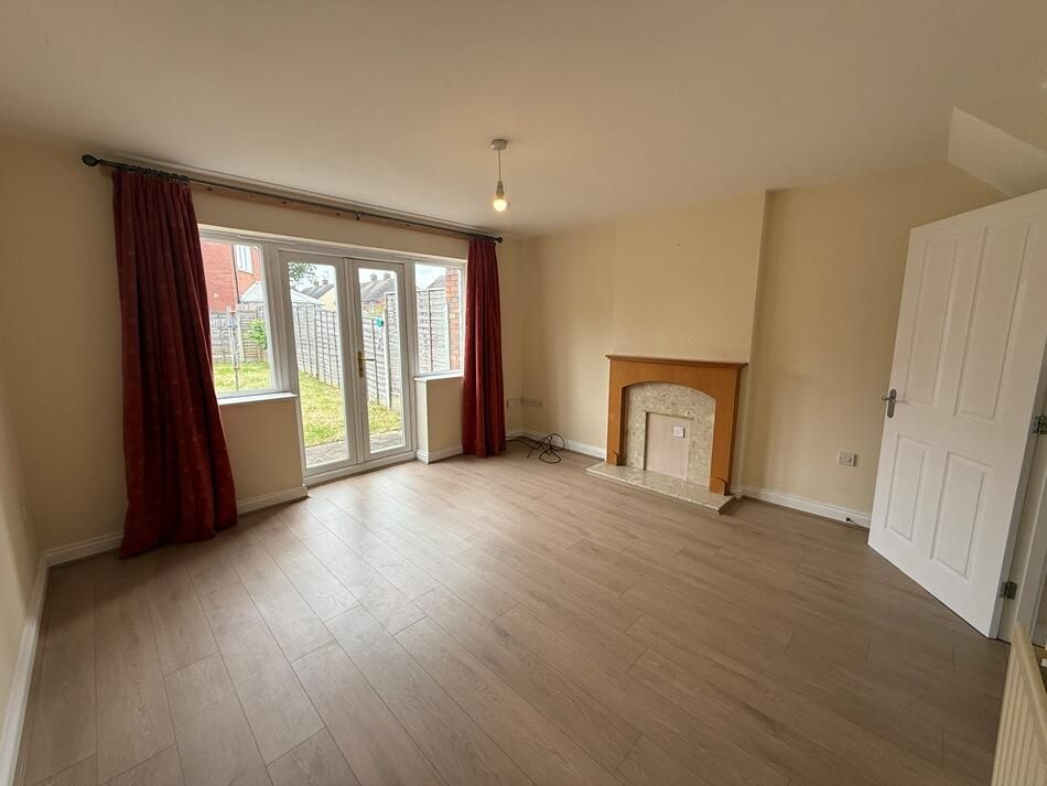Property photo 3 of 9 Living Room