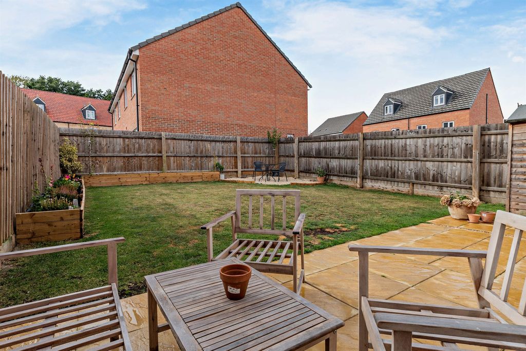 Property photo 2 of 12