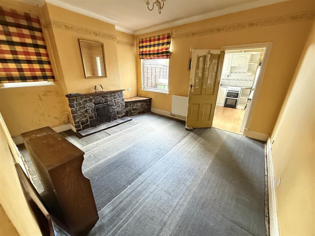 Property photo 2 of 18 Dining Room