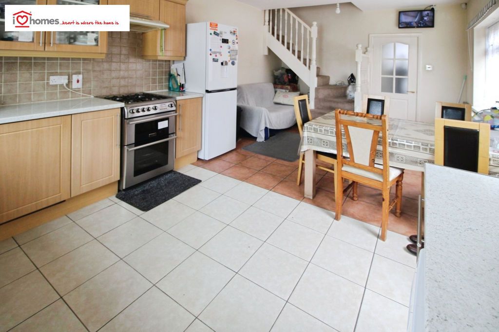Property photo 3 of 14 Photo 6