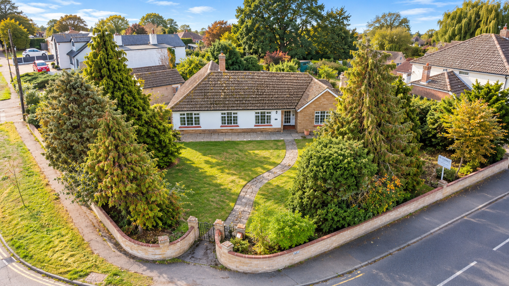 Property photo 1 of 18 4 Bedroom Detached Bungalow