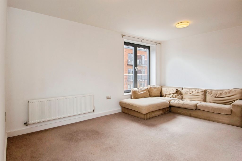 Property photo 3 of 17