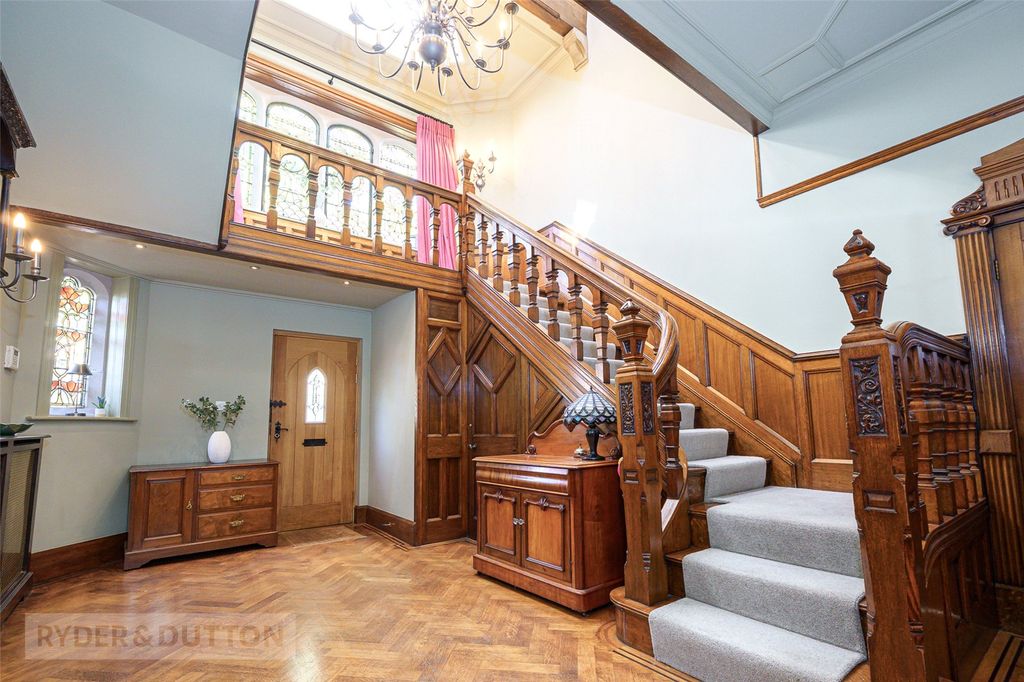 Property photo 3 of 27 Entrance