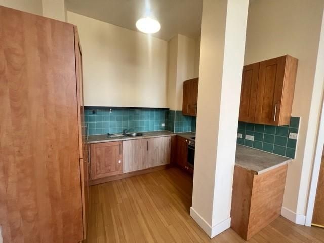 Property photo 3 of 8 Kitchen Angle