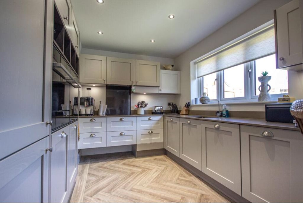 Property photo 2 of 9 Picture No. 08