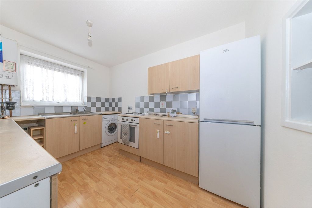 Property photo 3 of 13 Picture No. 11