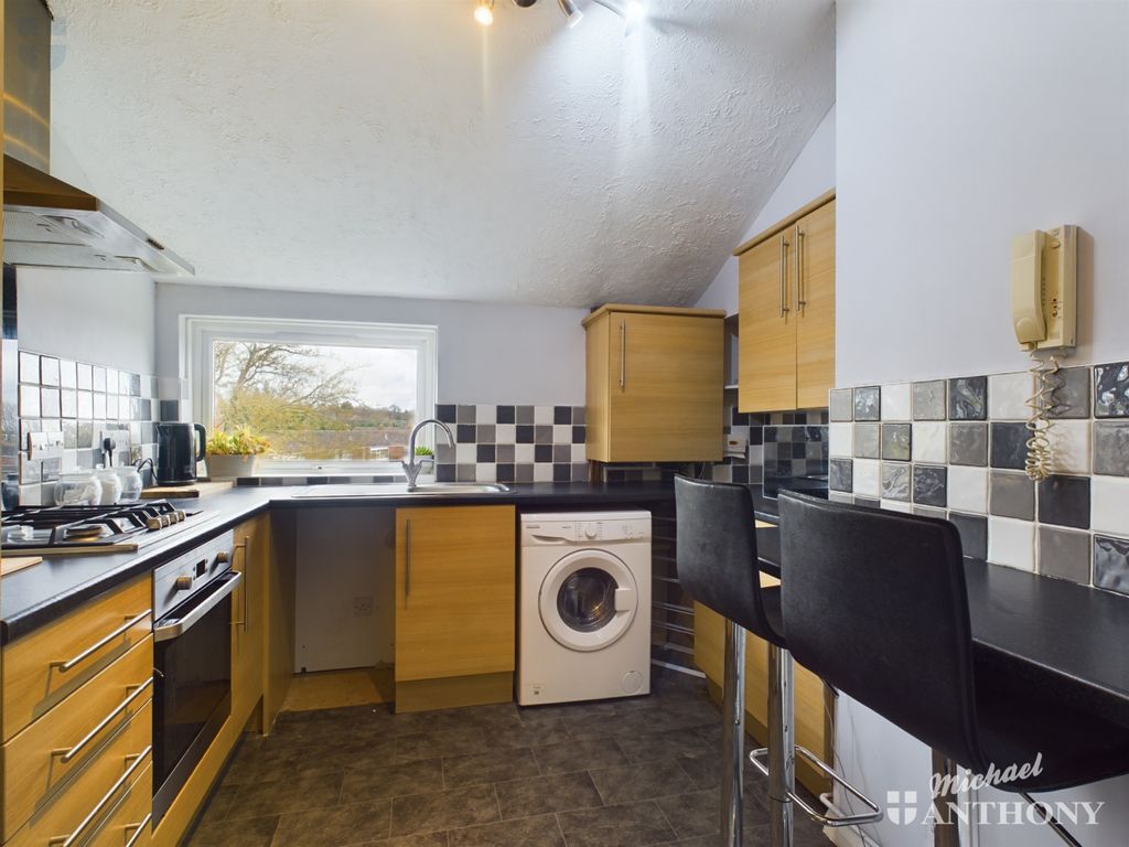 Property photo 3 of 6 Cam02538G0-Pr0229-Still003