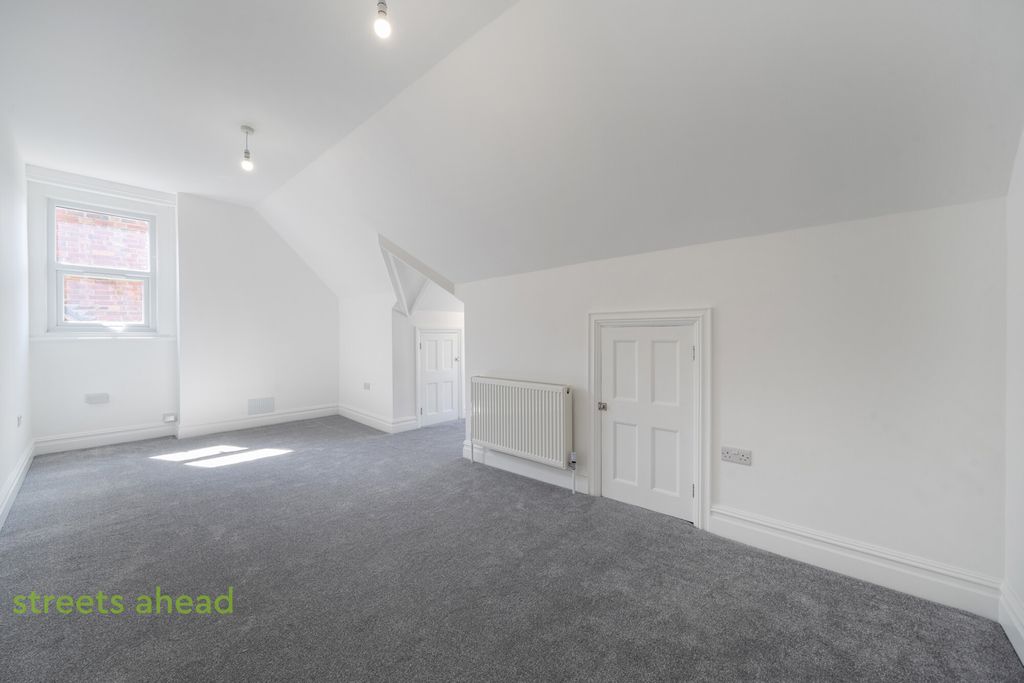 Property photo 3 of 15 F842652E-B628-447...