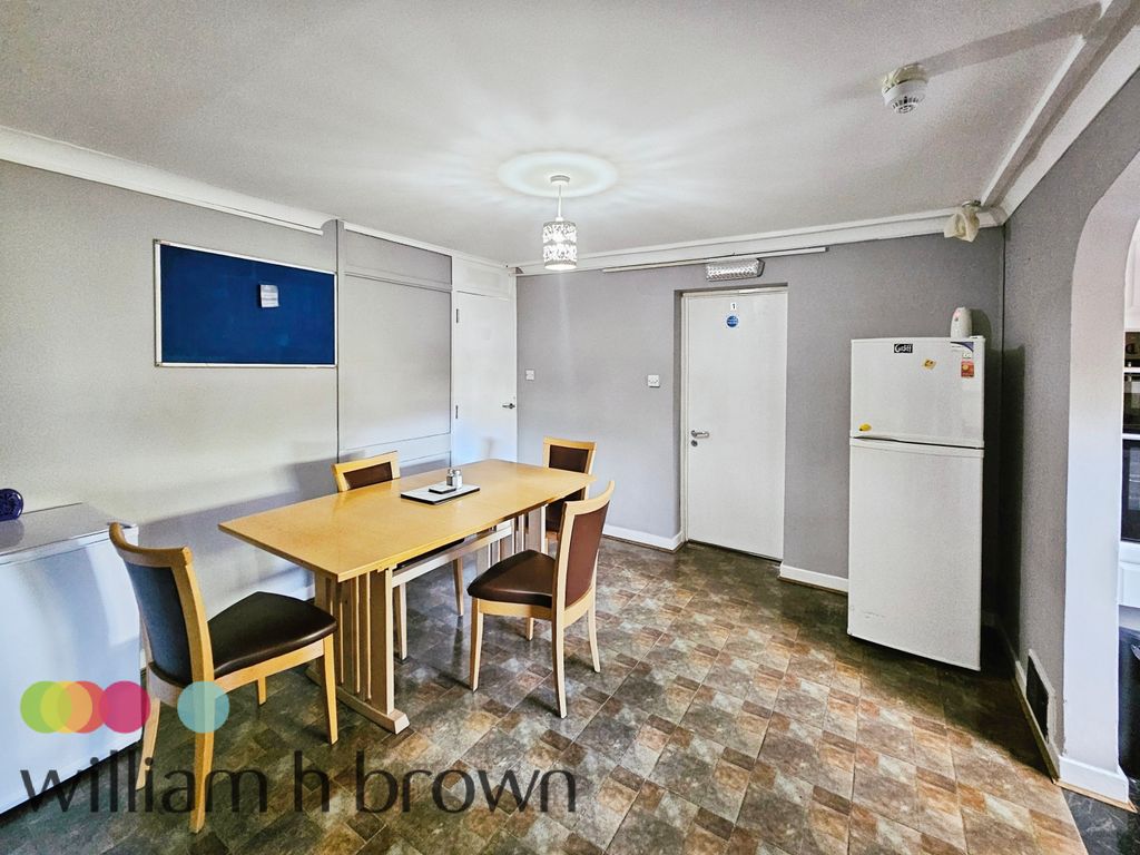 Property photo 3 of 16 Image