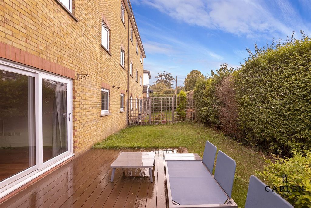 Property photo 3 of 9