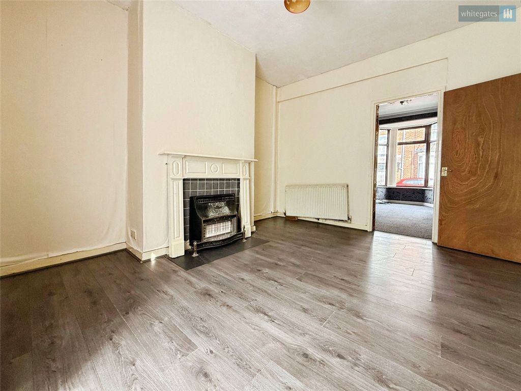 Property photo 2 of 11 Picture No. 12