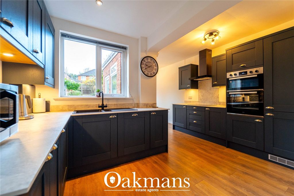 Property photo 2 of 33 Picture No. 20