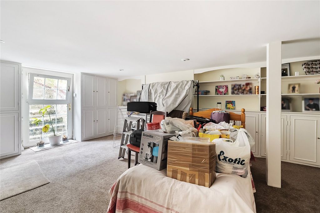 Property photo 3 of 21 Picture No. 24