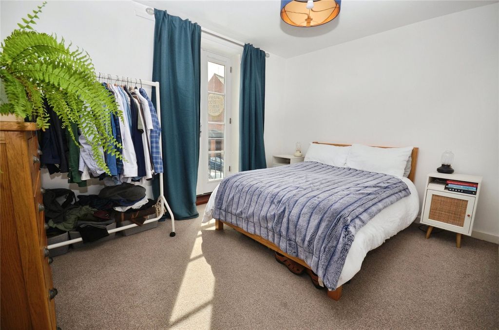 Property photo 3 of 8 Picture No. 05