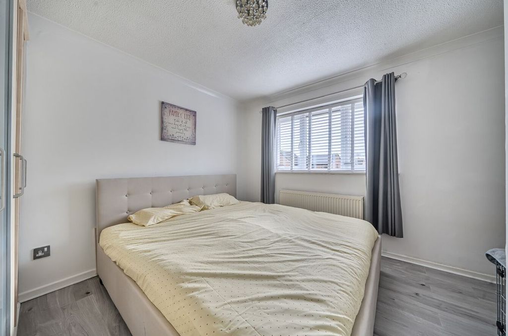 Property photo 3 of 11 141120212698E0637Ede78