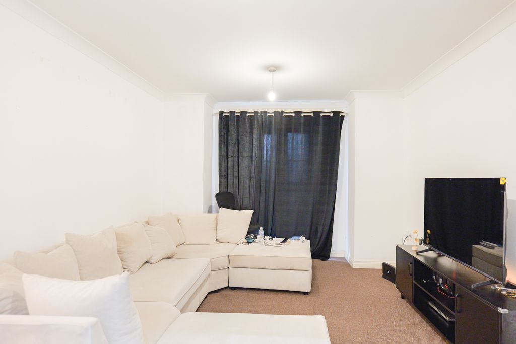 Property photo 2 of 23